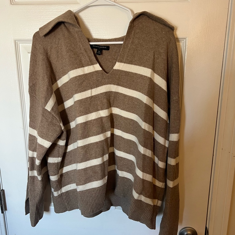 Banana Republic Brown and Cream V-Neck Sweater